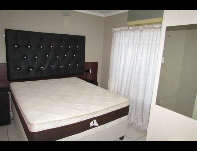 1 BEDROOM HOUSE FOR SALE IN WHITE RIVER EXT 16